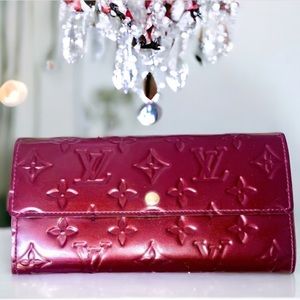 Pristine LOUIS VUITTON rouge vernis wallet plus XL LV dustbag bundle!